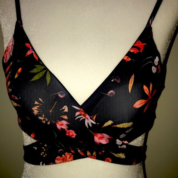 Cupshe Floral Bikini Top - Picture 4 of 5